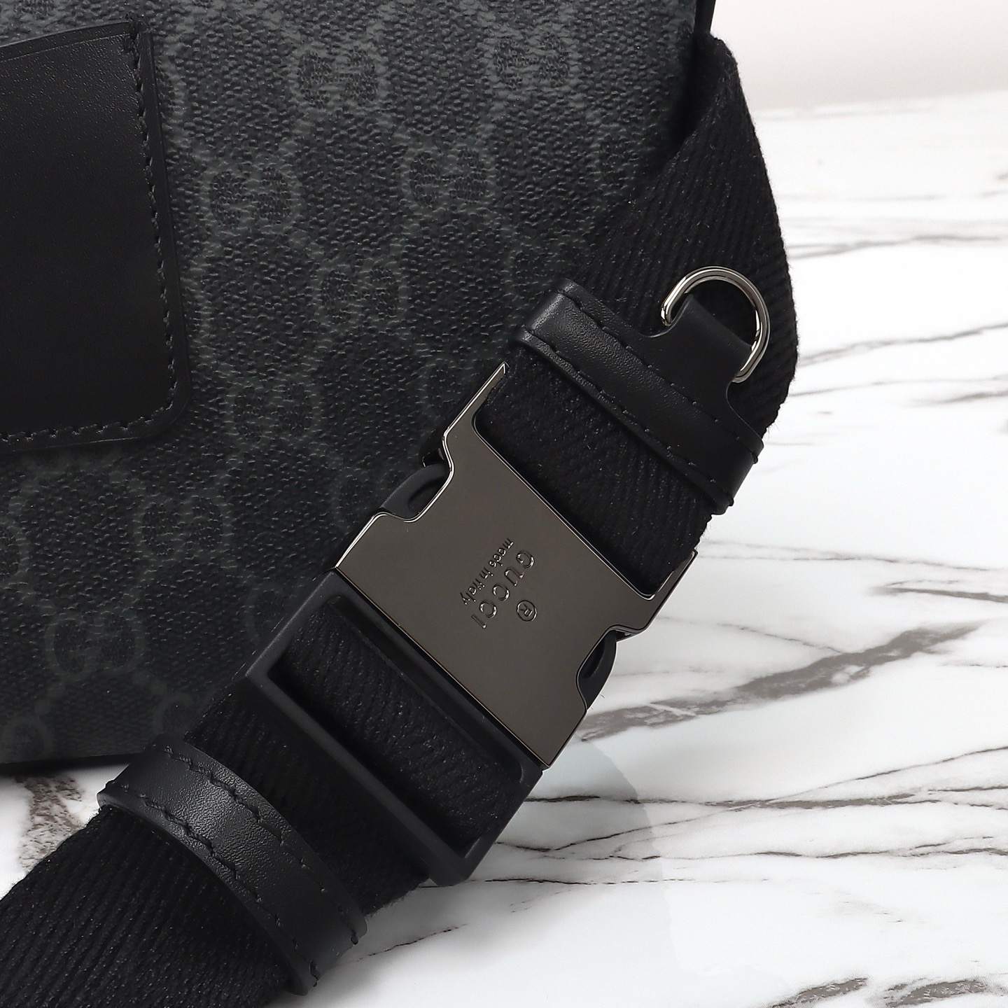 GG Emblem medium belt bag(HIGH-END GRADE)