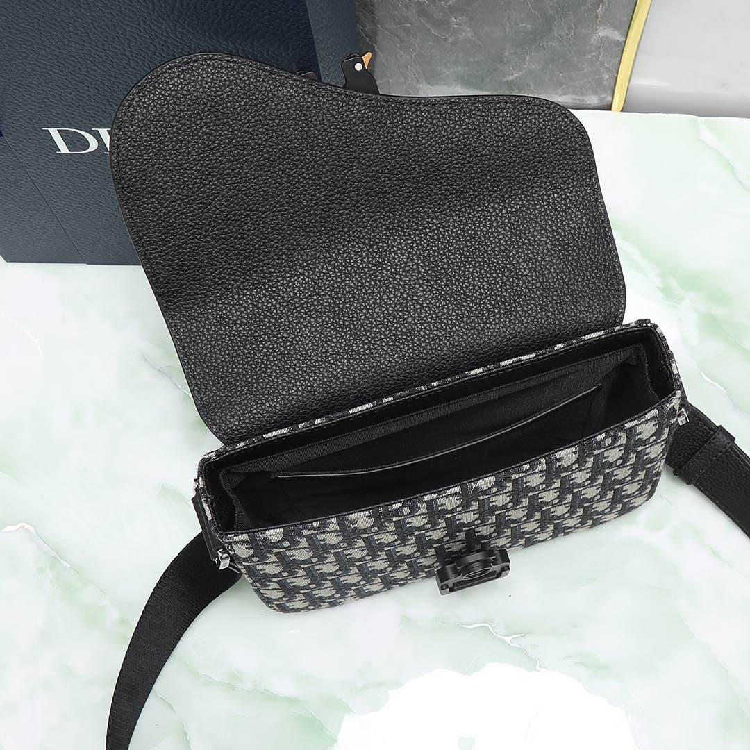 D10r Small Saddle Messenger Bag with Flap(HIGH-END GRADE)