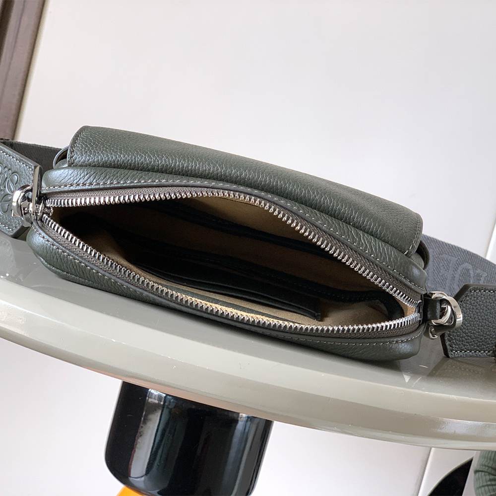 L0ew* Small Pebble messenger bag(HIGH-END GRADE)