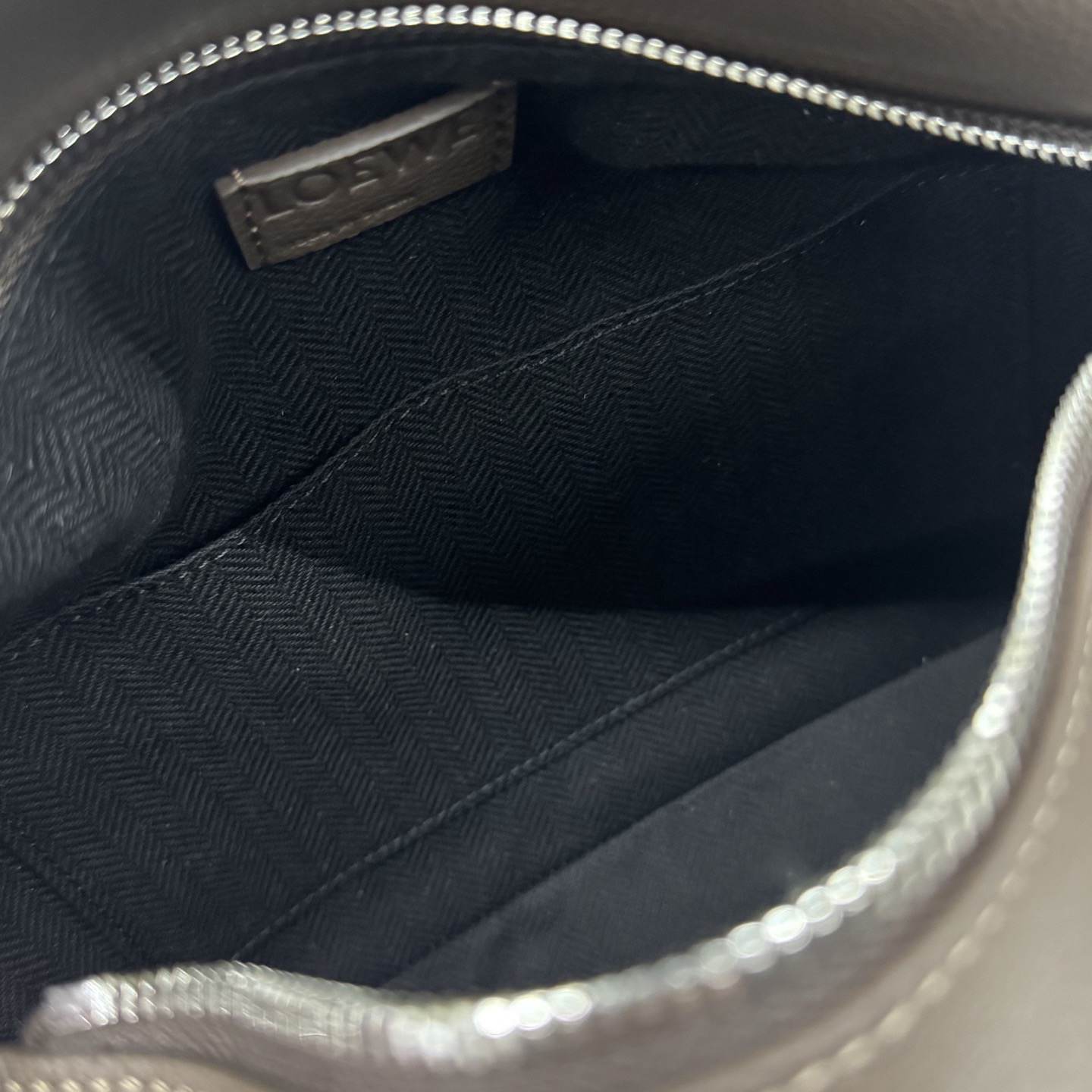 L0ew* Small Puzzle bumbag in grained calfskin(HIGH-END GRADE)