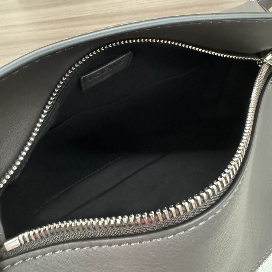 L0ew* Small Puzzle Edge bumbag in classic calfskin(HIGH-END GRADE)