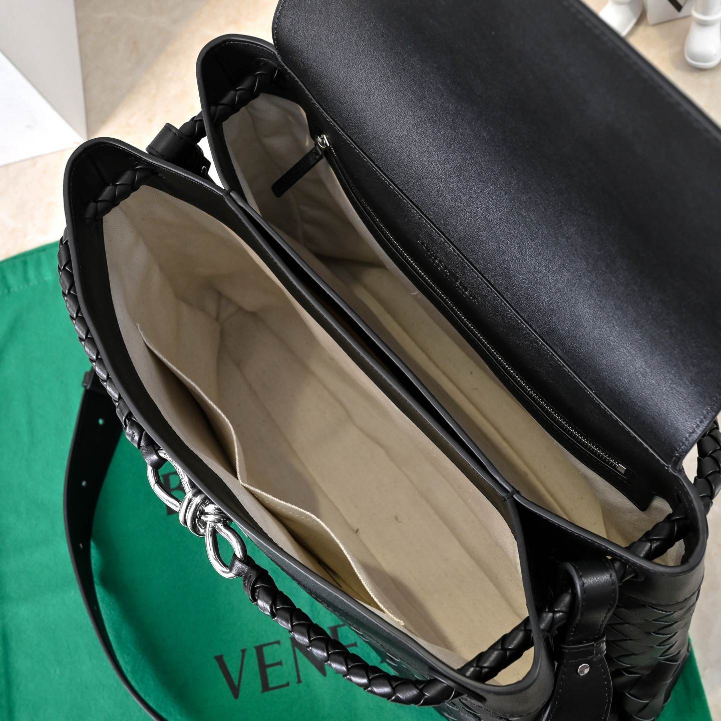 B0tt*ga Ven*ta Medium Andiamo Messenger(HIGH-END GRADE)
