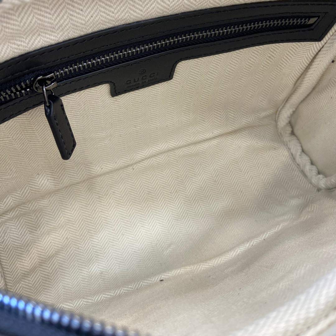 GG Emblem small crossbody bag(HIGH-END GRADE)