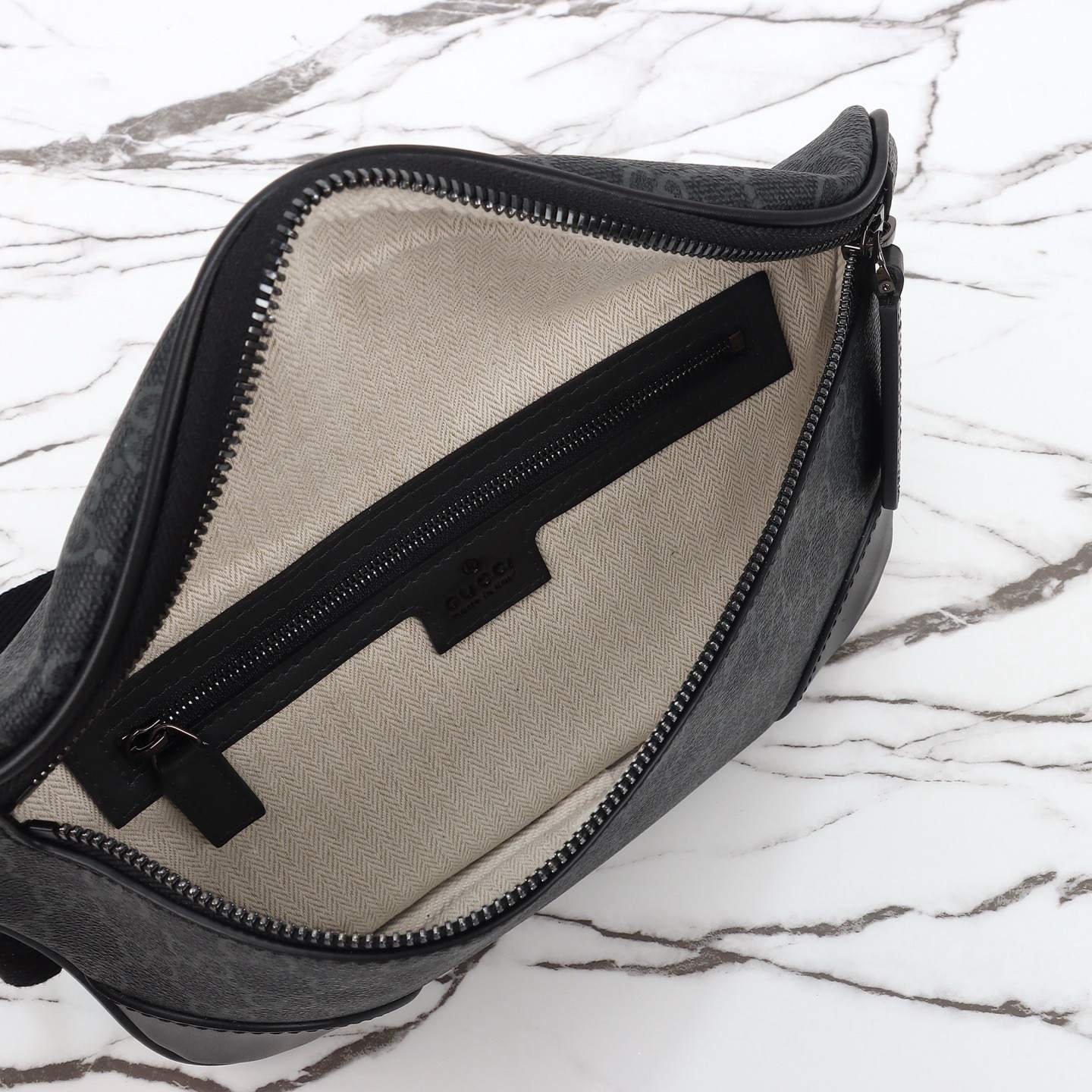 GG Emblem medium belt bag(HIGH-END GRADE)