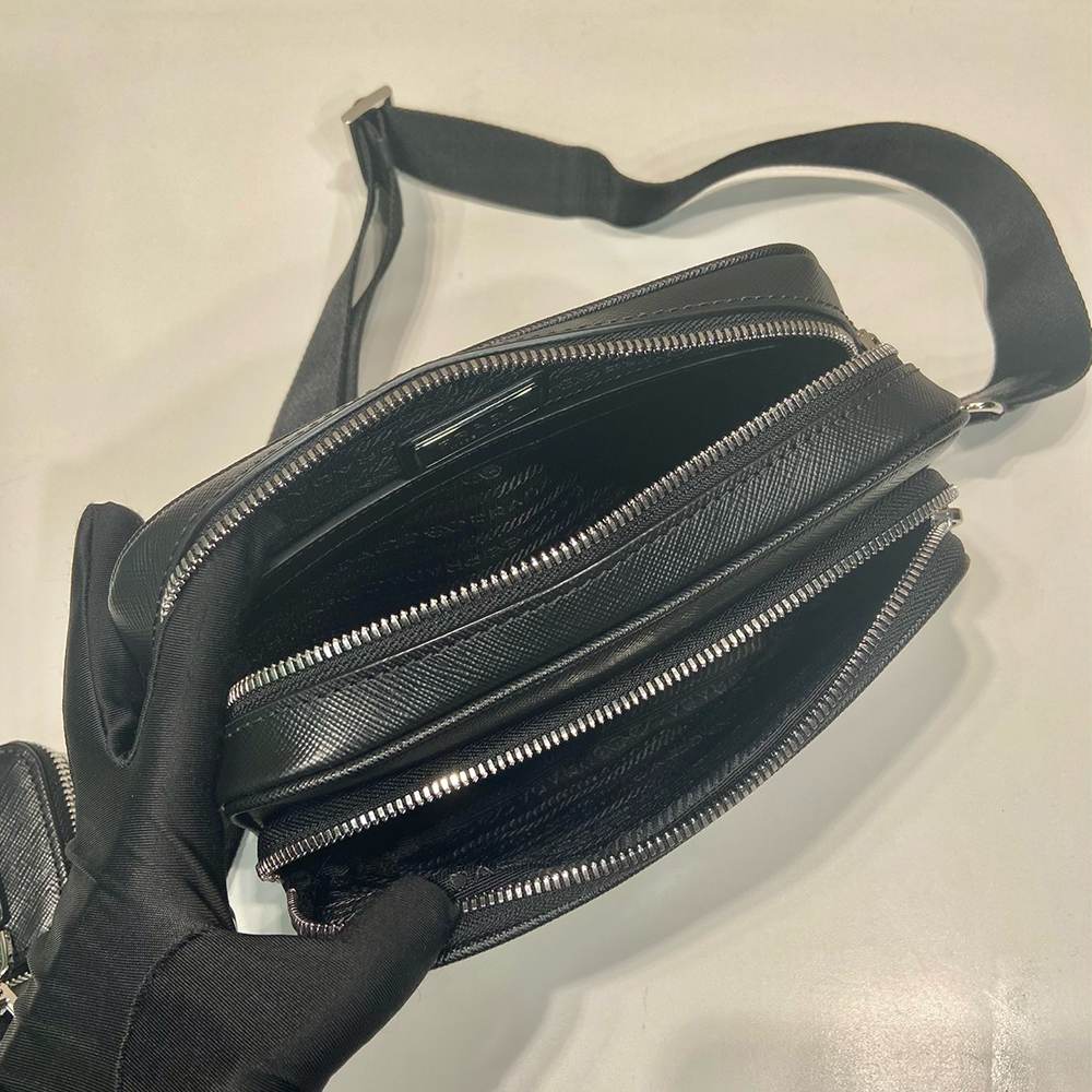 Pra*a Saffiano leather shoulder bag(HIGH-END GRADE)