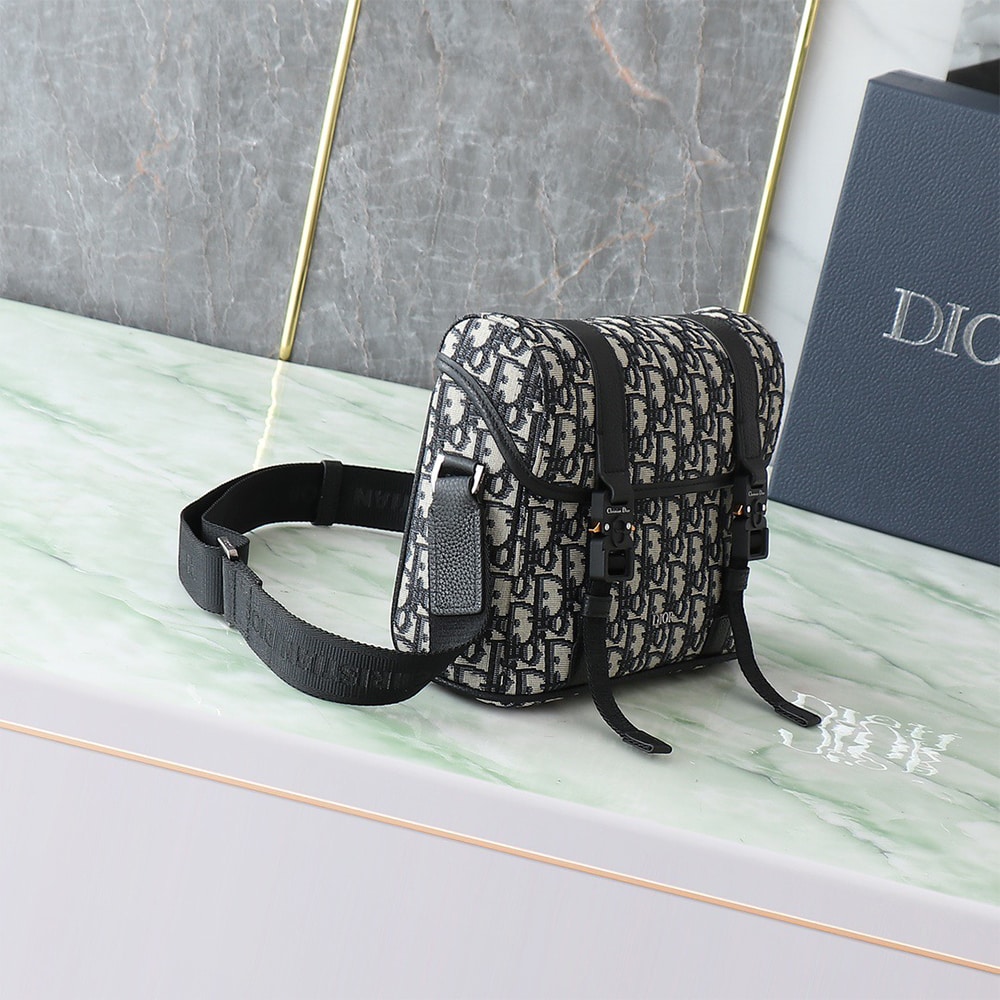 D10r Hit the Road Messenger Bag with Flap(HIGH-END GRADE)