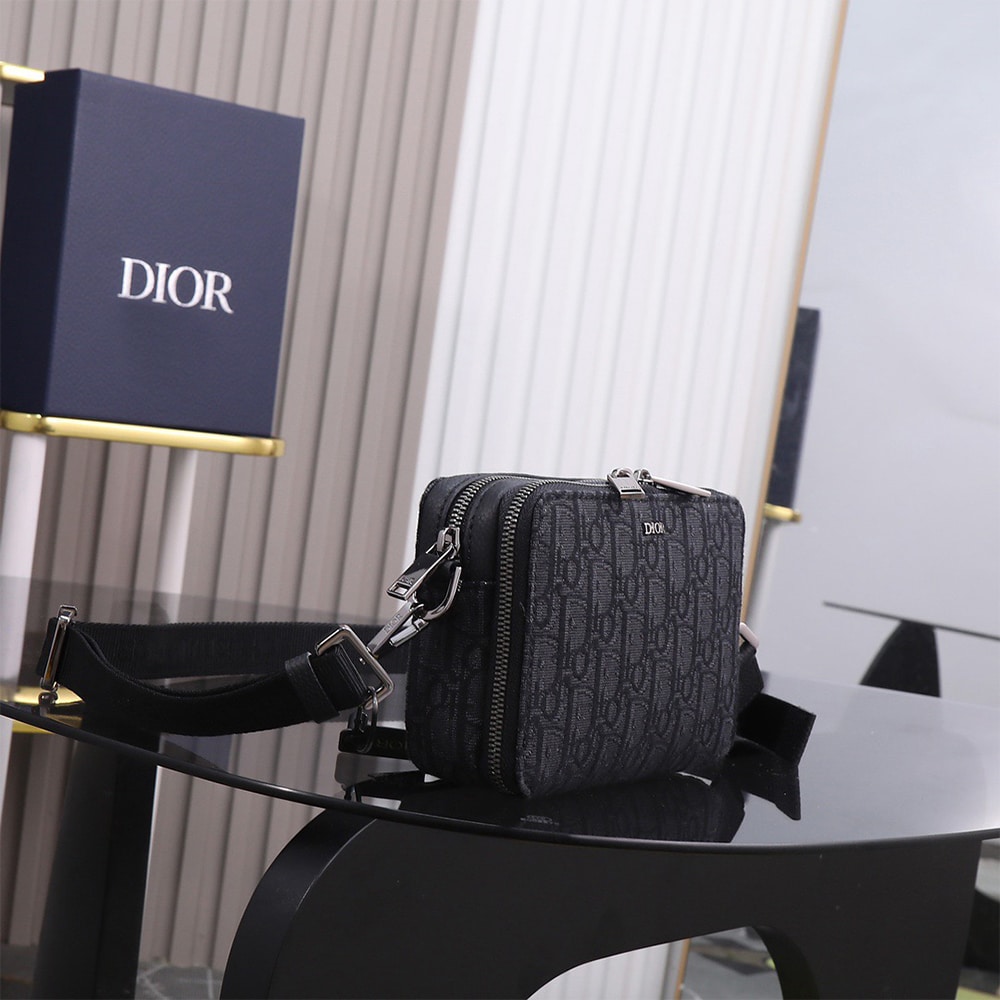 D10r Zipped Pouch with Strap(HIGH-END GRADE)