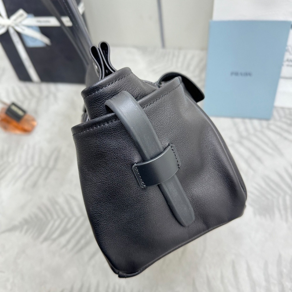 Pra*a Route medium leather tote bag(HIGH-END GRADE)
