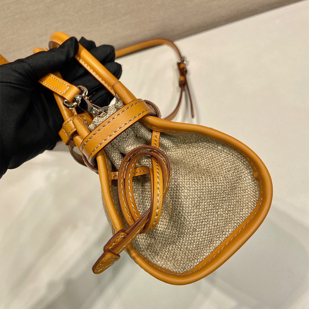 Pra*a Bonnie small linen and leather handbag(HIGH-END GRADE)