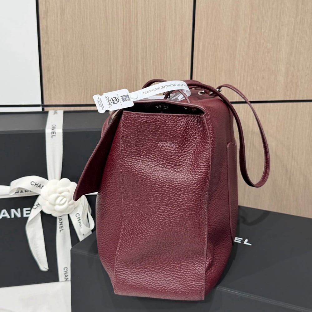 Ch**el Maxi Flapbag(TAX-FREE GRADE)