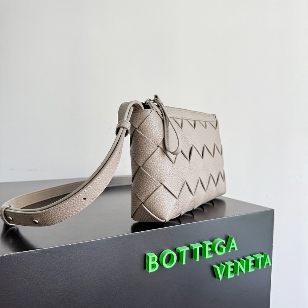 B0tt*ga Ven*ta Diago Zipped Messenger (HIGH-END GRADE)