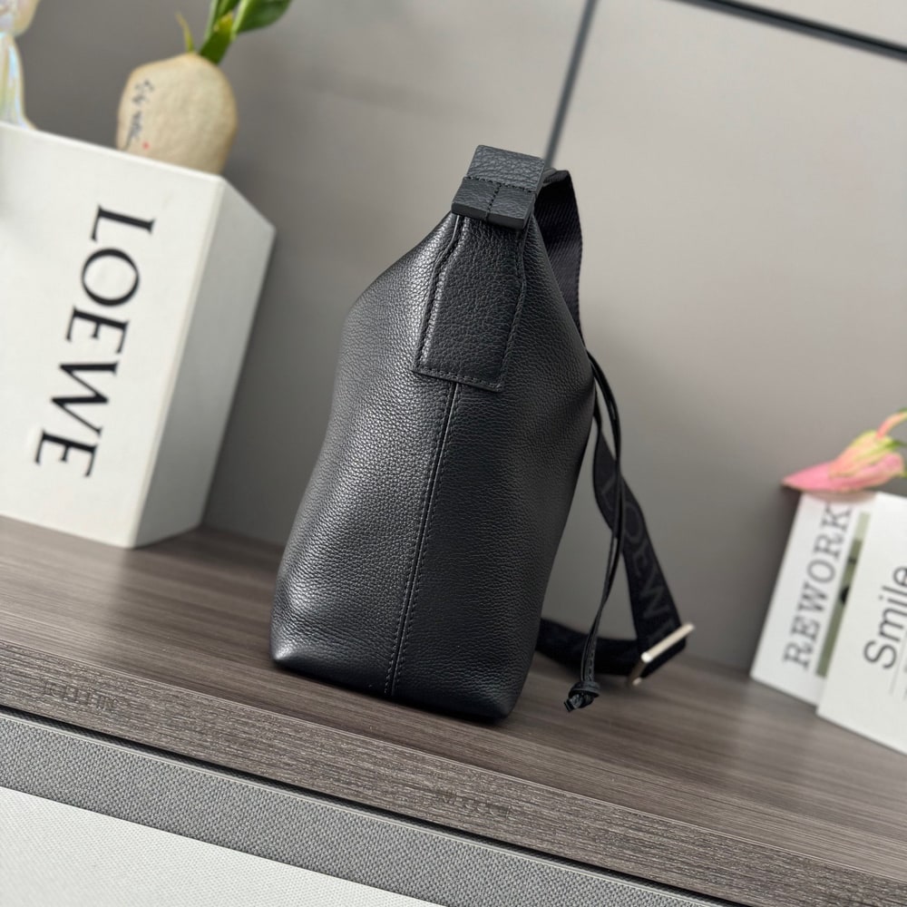L0ew* Small Cubi crossbody bag in S*pple grained calfskin (HIGH-END GRADE)