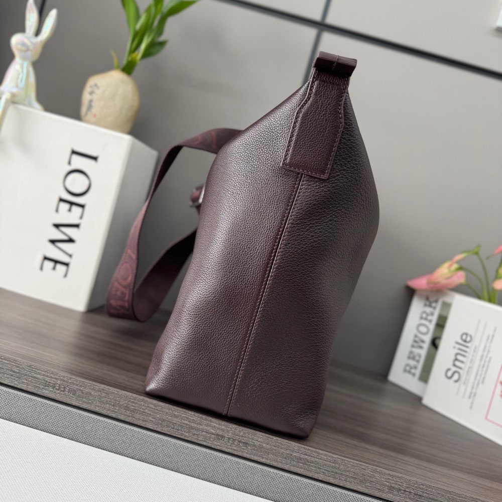 L0ew* Cubi crossbody bag in S*pple grained calfskin (HIGH-END GRADE)
