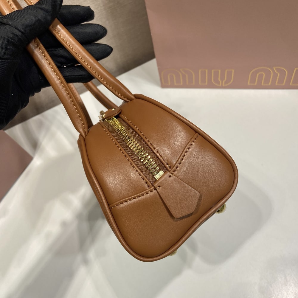 M1um1u Small Beau leather top-handle bag(HIGH-END GRADE)