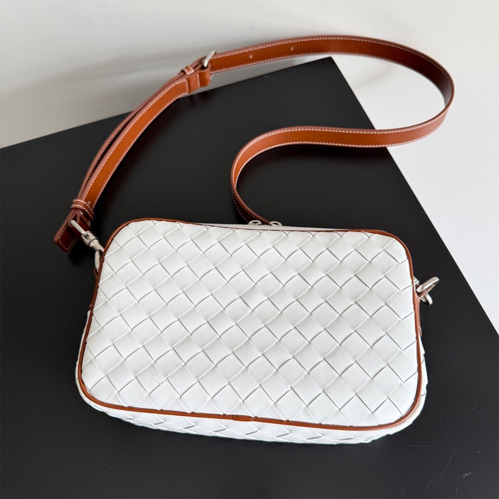 B0tt*ga Ven*ta Small Intrecciato Camera Bag(HIGH-END GRADE)