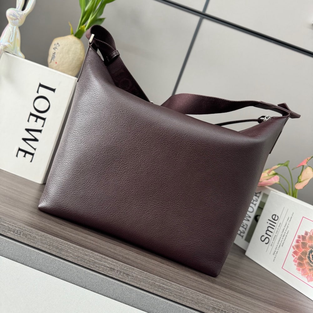 L0ew* Cubi crossbody bag in S*pple grained calfskin (HIGH-END GRADE)