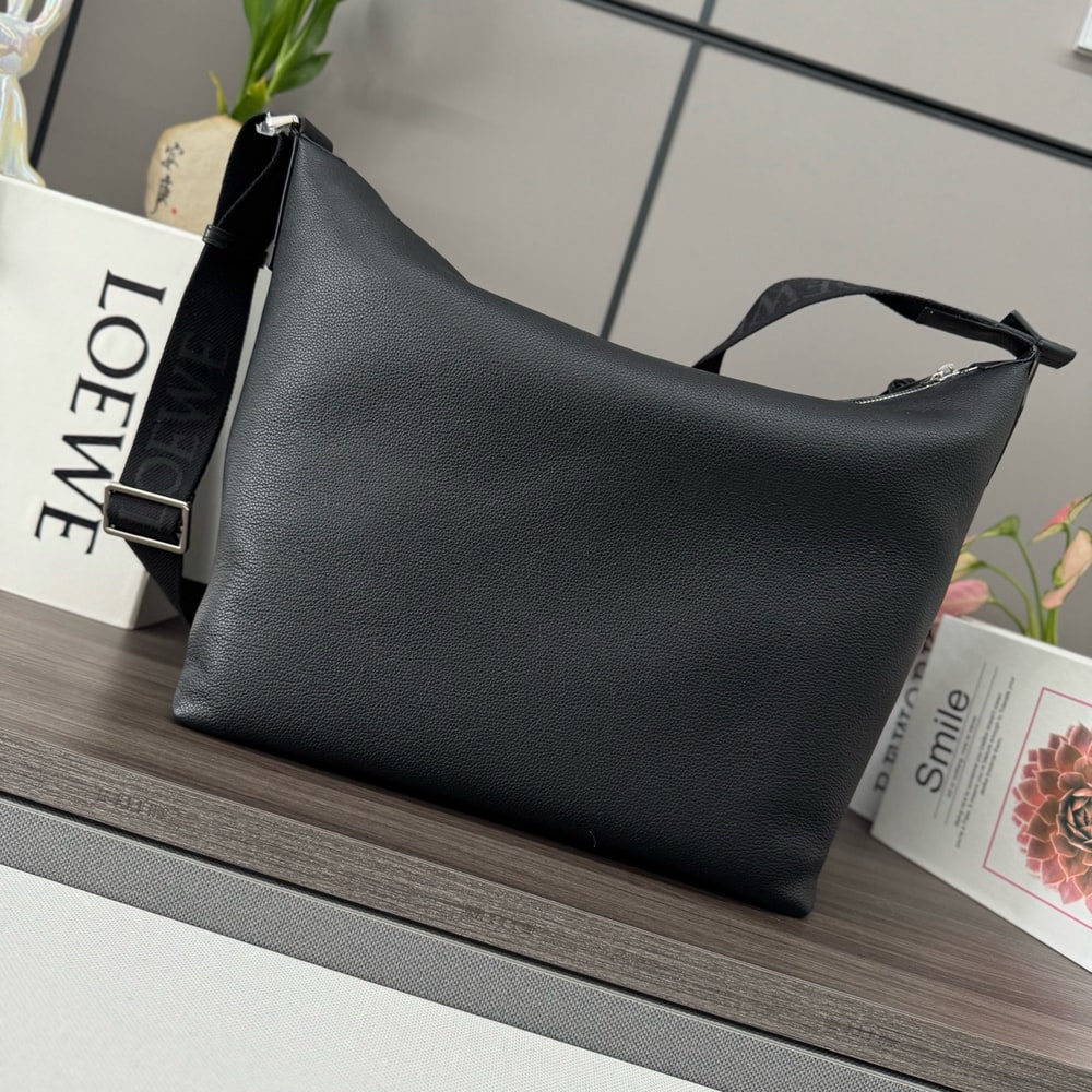 L0ew* Cubi crossbody bag in S*pple grained calfskin (HIGH-END GRADE)