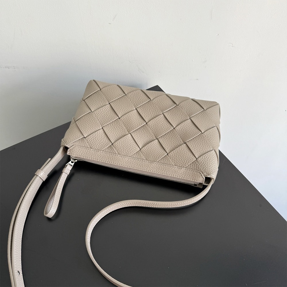 B0tt*ga Ven*ta Diago Zipped Messenger (HIGH-END GRADE)
