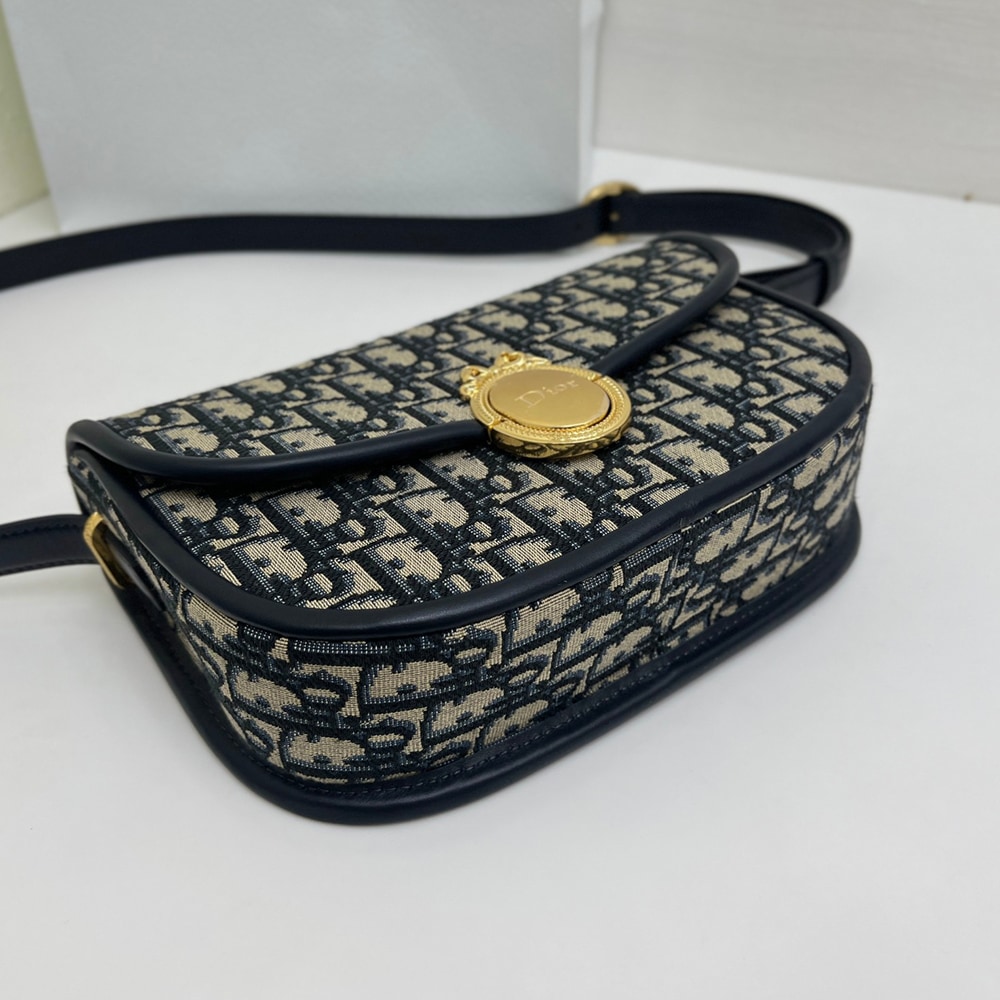 D10r Medium D10r Medaillon Flap Bag(HIGH-END GRADE)