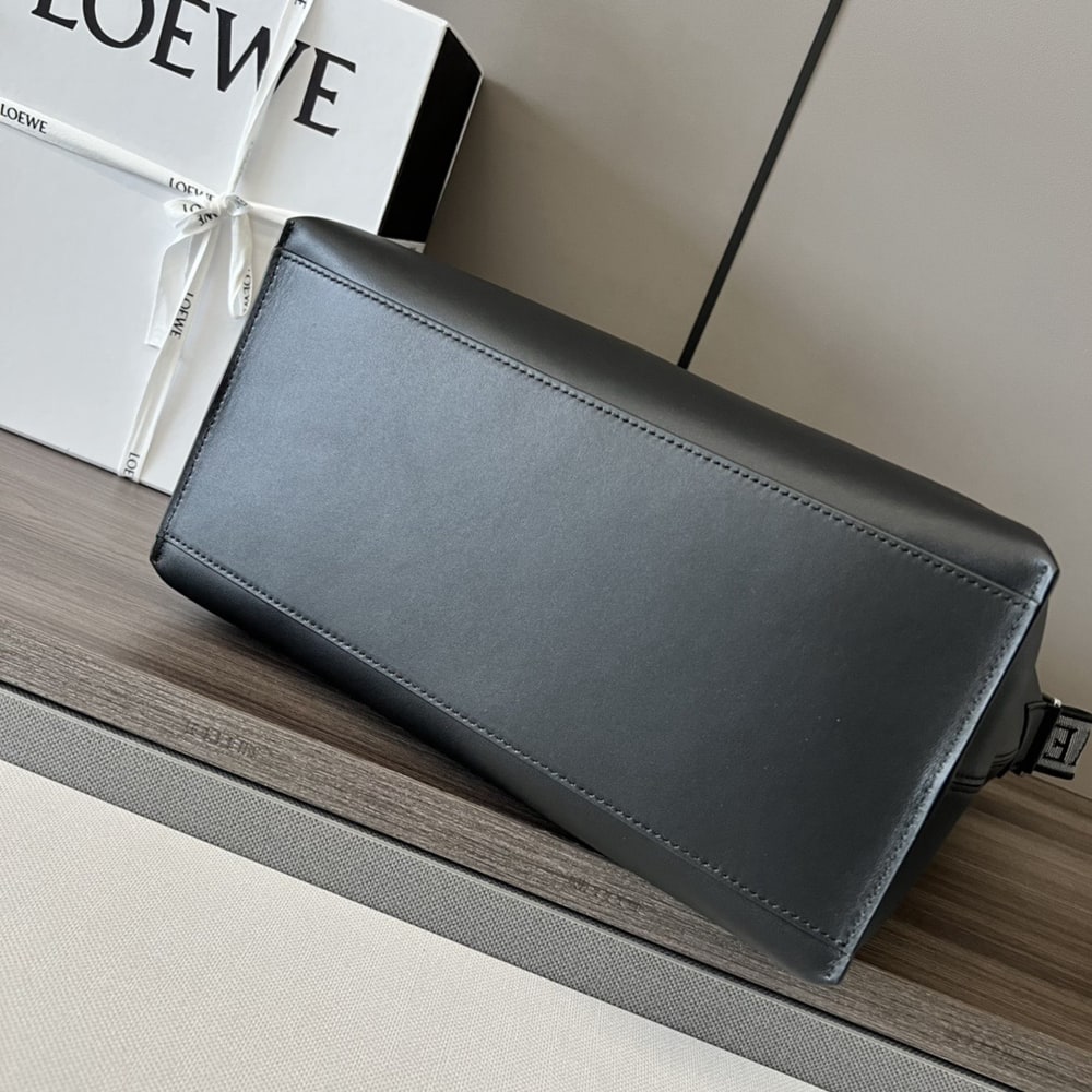 L0ew* Cubi Crossbody bag in S*pple smooth calfskin and jacquard (HIGH-END GRADE)