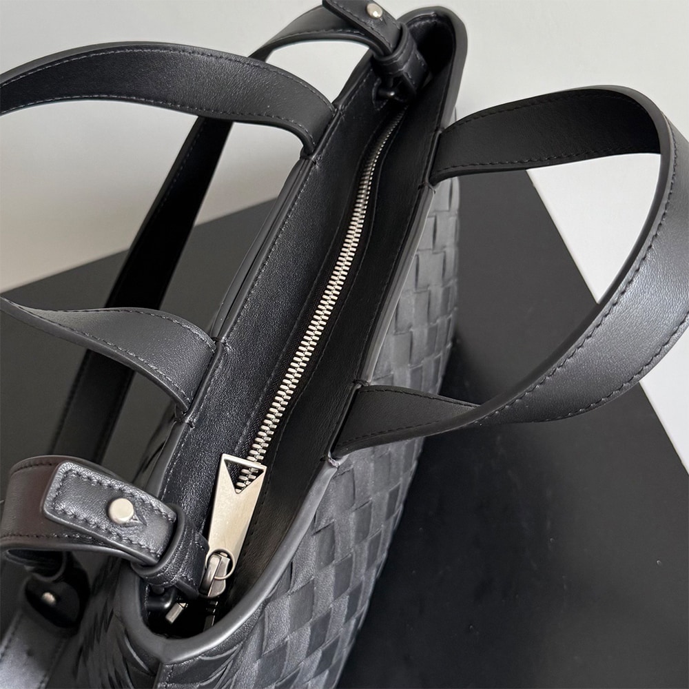 B0tt*ga Ven*ta Mini Intrecciato Zipped Tote (HIGH-END GRADE)