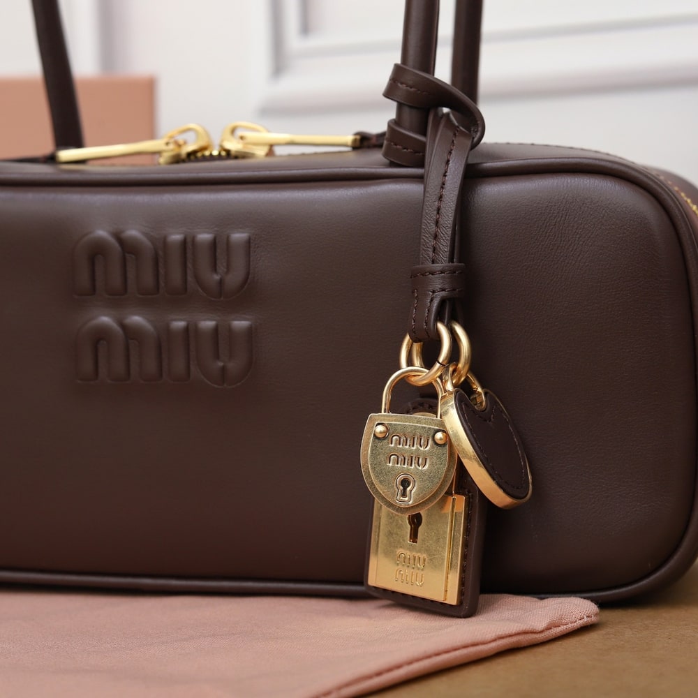 M1um1u Small Beau leather top-handle bag(HIGH-END GRADE)