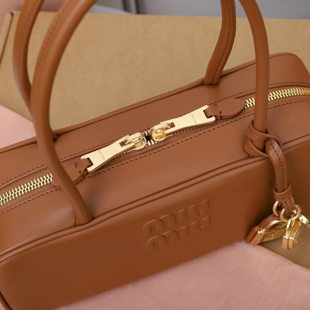 M1um1u Small Beau leather top-handle bag(HIGH-END GRADE)