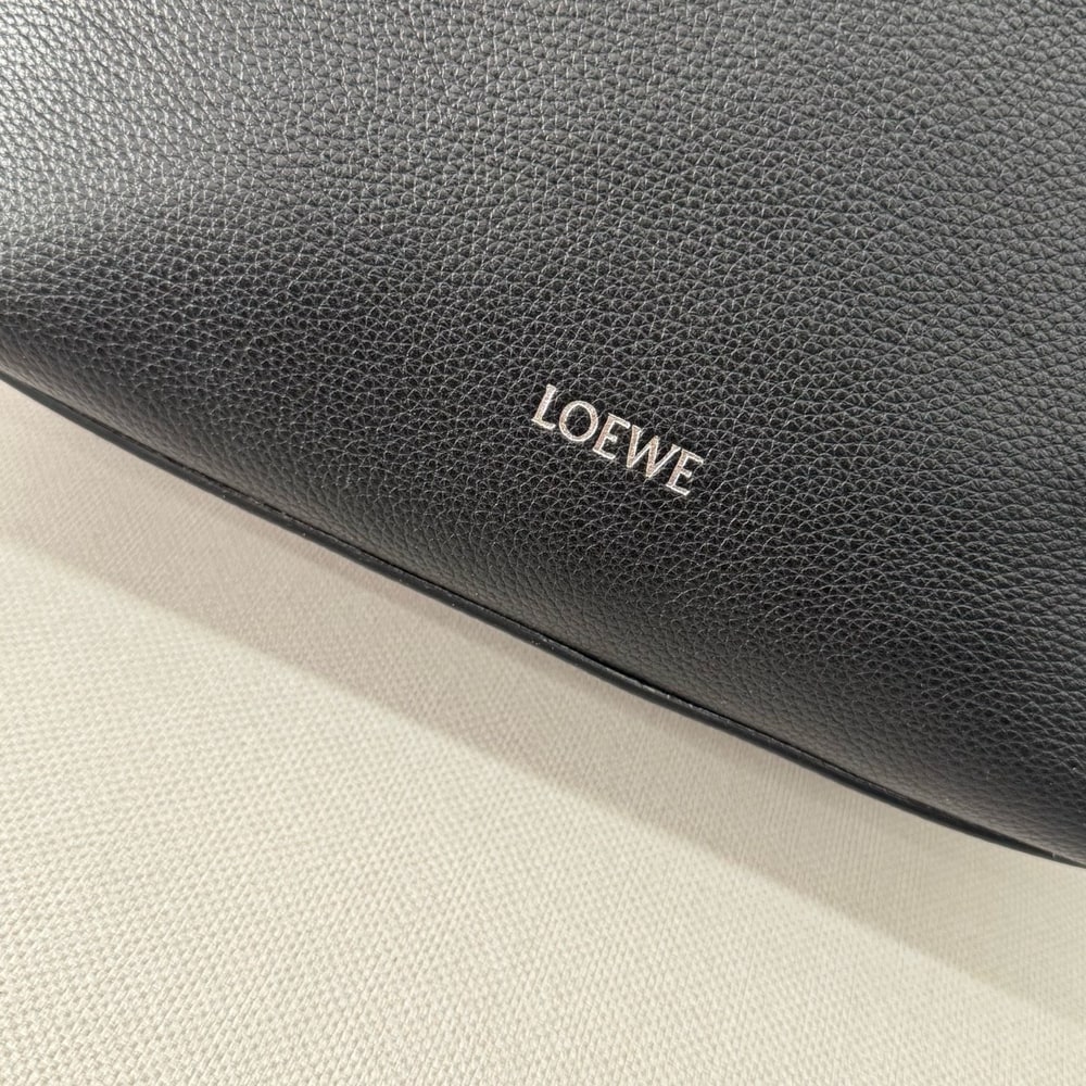 L0ew* Small Cubi crossbody bag in S*pple grained calfskin (HIGH-END GRADE)