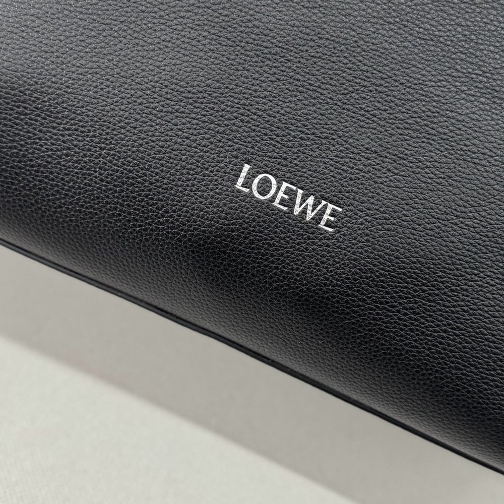 L0ew* Cubi crossbody bag in S*pple grained calfskin (HIGH-END GRADE)
