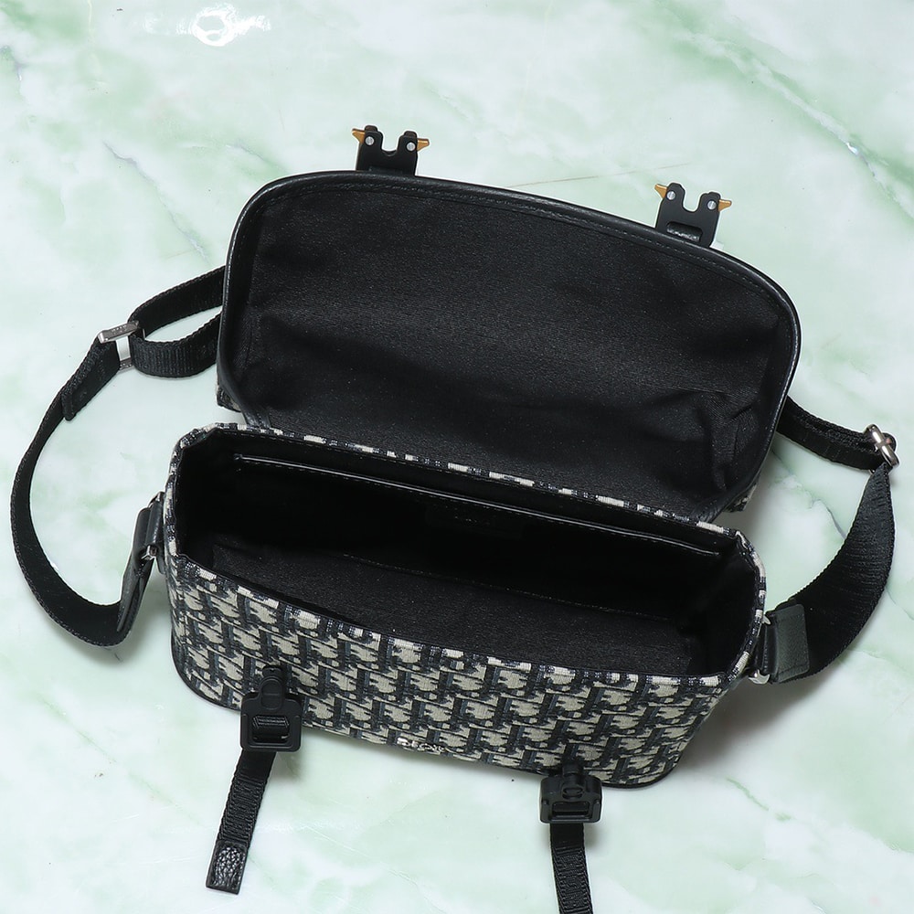 D10r Hit the Road Messenger Bag with Flap(HIGH-END GRADE)