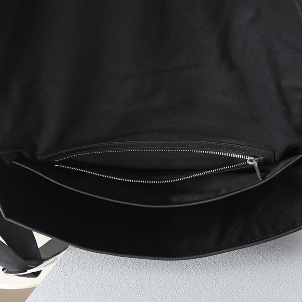 Medium D10r Jett Messenger Bag with Flap(HIGH-END GRADE)