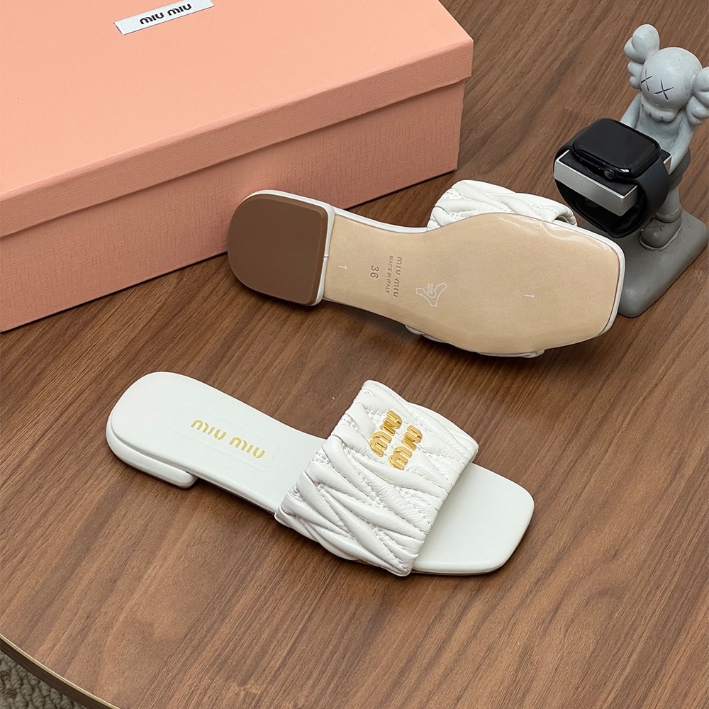 M1um1u Matelasse nappa leather slides (EU SIZE 35-42)