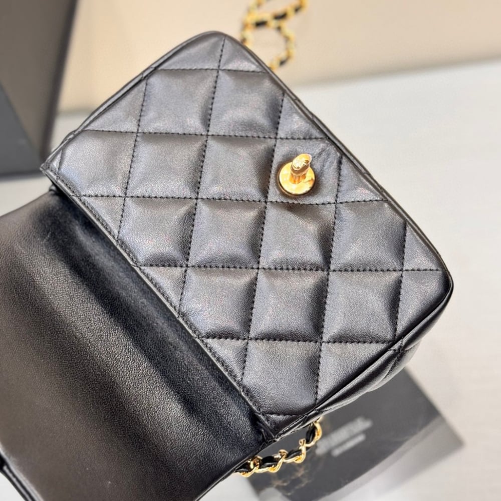 Ch**el Mini flap with top handle(TAX-FREE GRADE)
