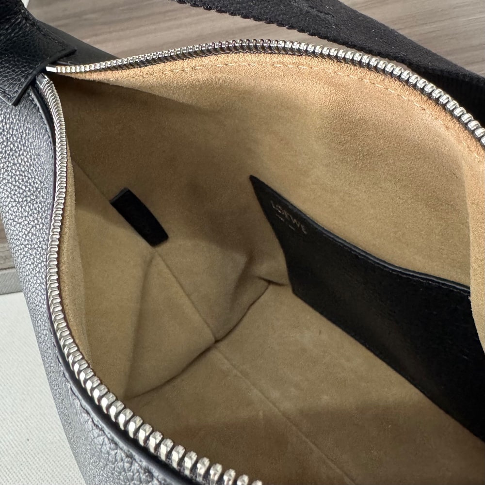 L0ew* Small Cubi crossbody bag in S*pple grained calfskin (HIGH-END GRADE)