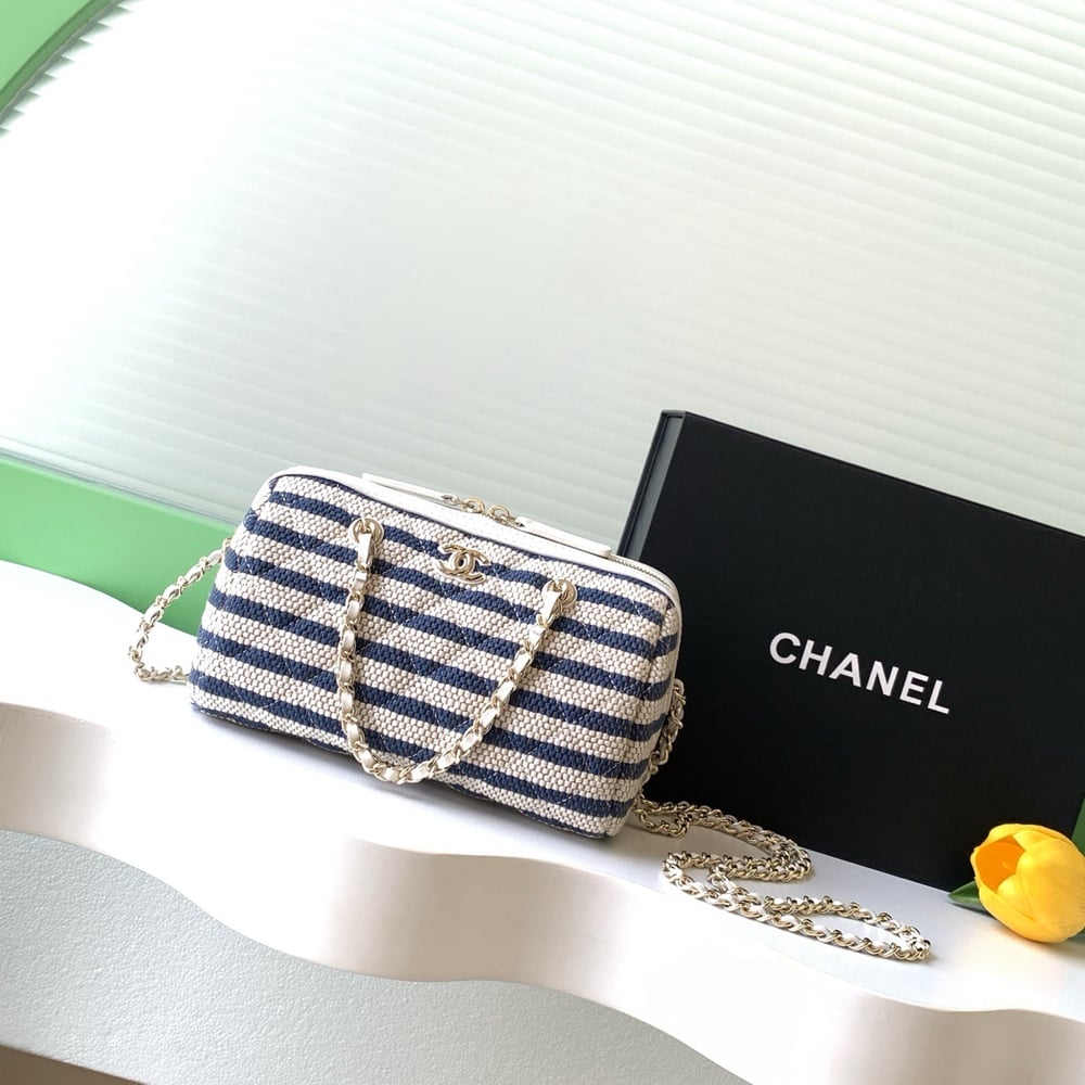 Ch**el Clutch with Chain(HIGH-END GRADE)