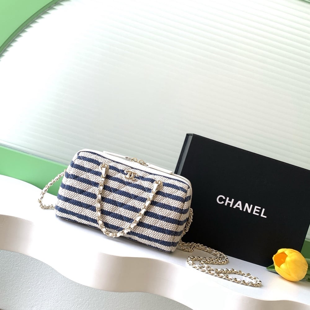 Ch**el Clutch with Chain(HIGH-END GRADE)