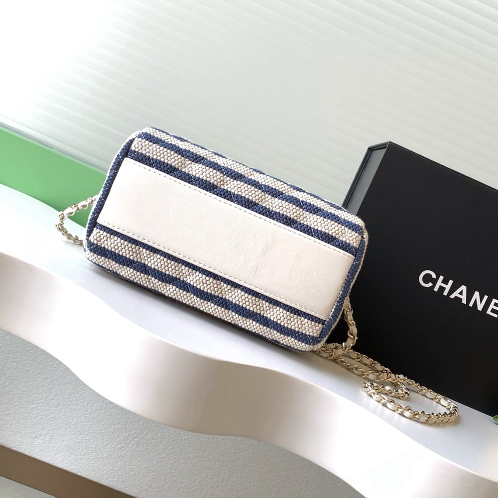 Ch**el Clutch with Chain(HIGH-END GRADE)