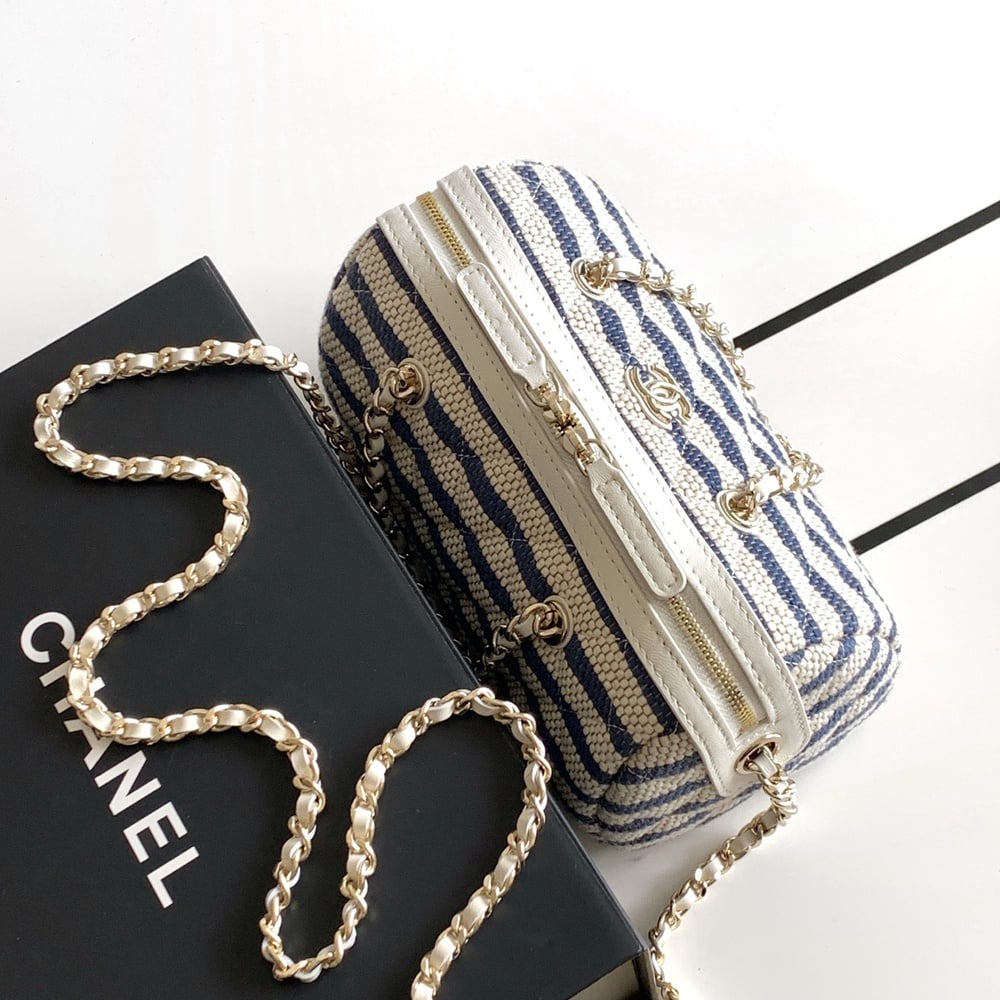 Ch**el Clutch with Chain(HIGH-END GRADE)