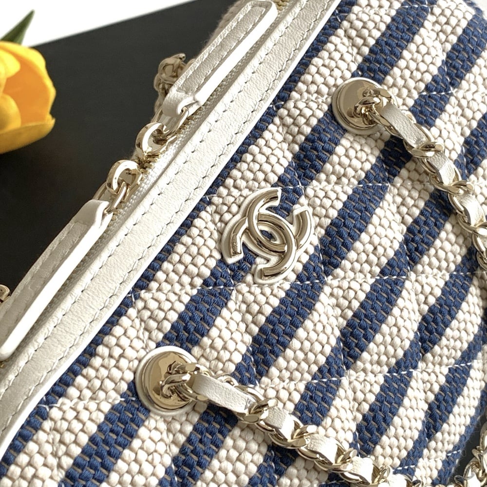 Ch**el Clutch with Chain(HIGH-END GRADE)