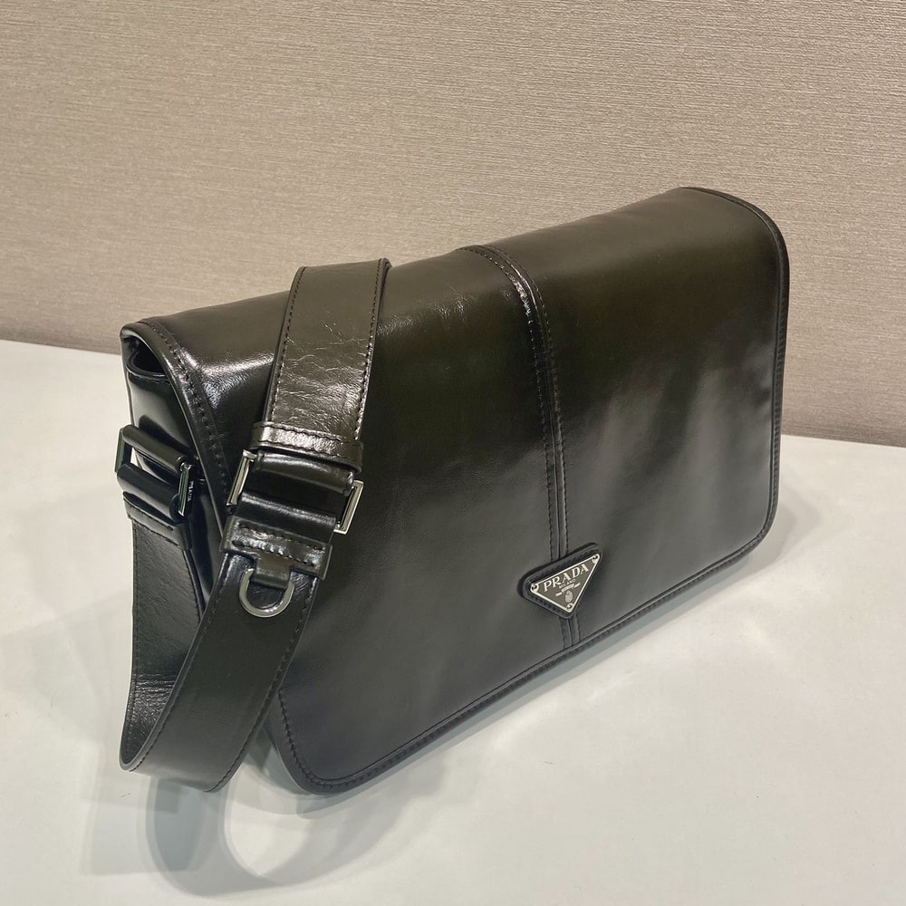 Pra*a Antiqued leather shoulder bag(HIGH-END GRADE)