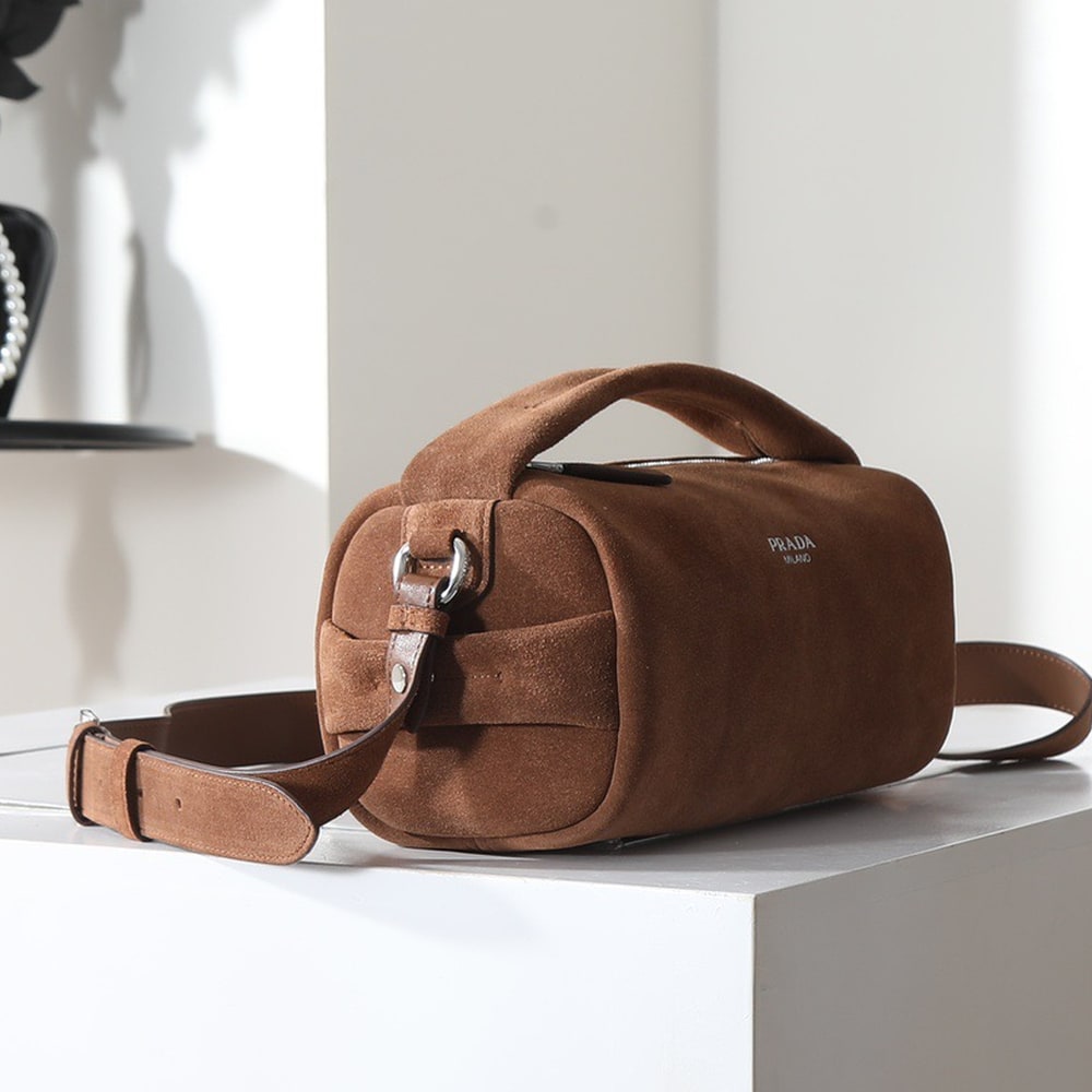 Pra*a Suede leather shoulder bag(HIGH-END GRADE)