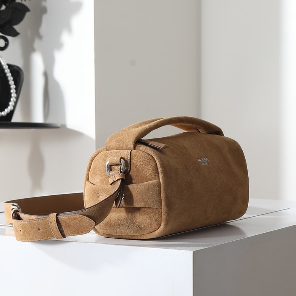 Pra*a Suede leather shoulder bag(HIGH-END GRADE)