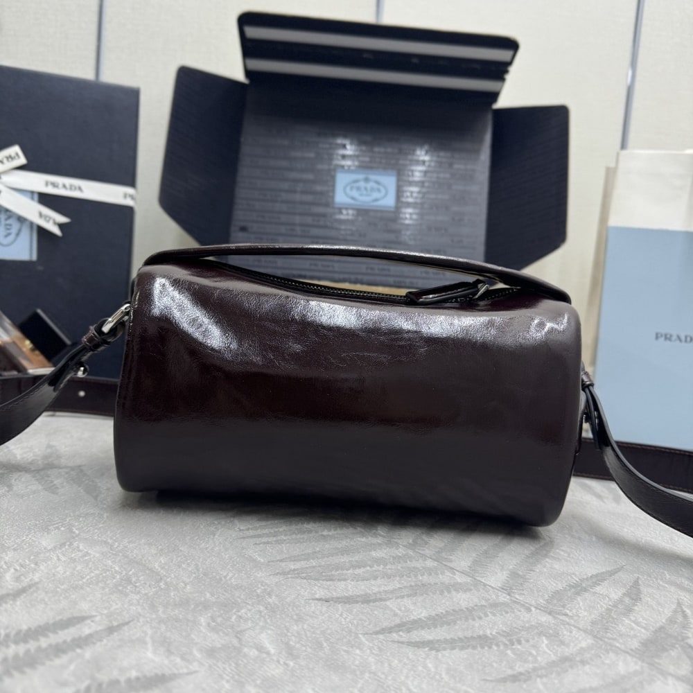 Pra*a Leather shoulder bag(HIGH-END GRADE)