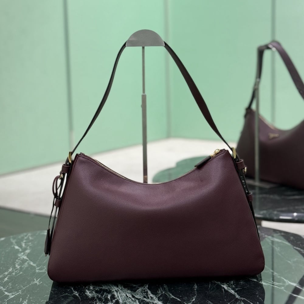 Pra*a Aimee large leather shoulder bag(HIGH-END GRADE)