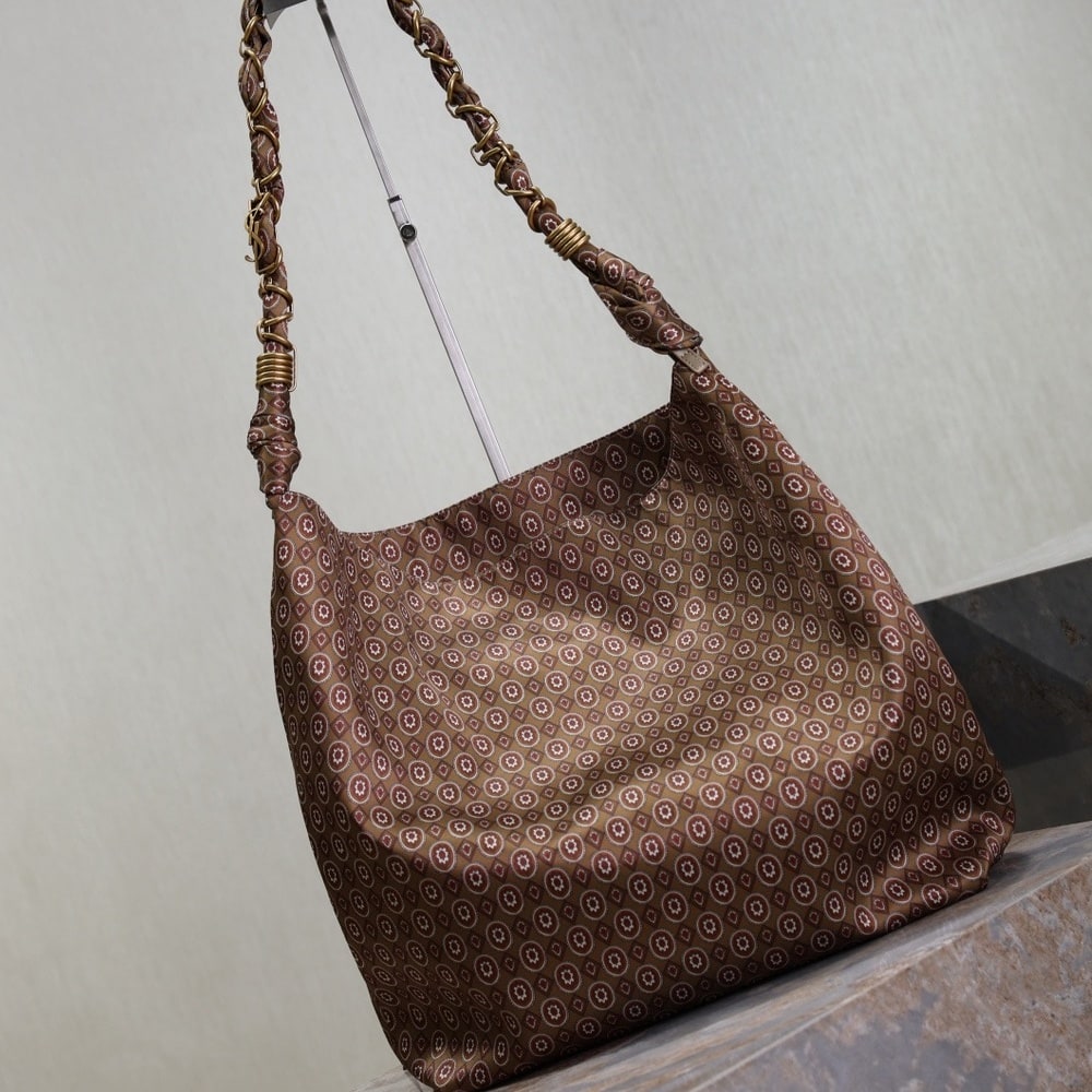 Y51 AMALIA in satin(HIGH-END GRADE)