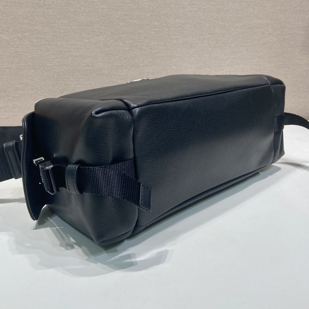 Pra*a Explore leather bag(HIGH-END GRADE)