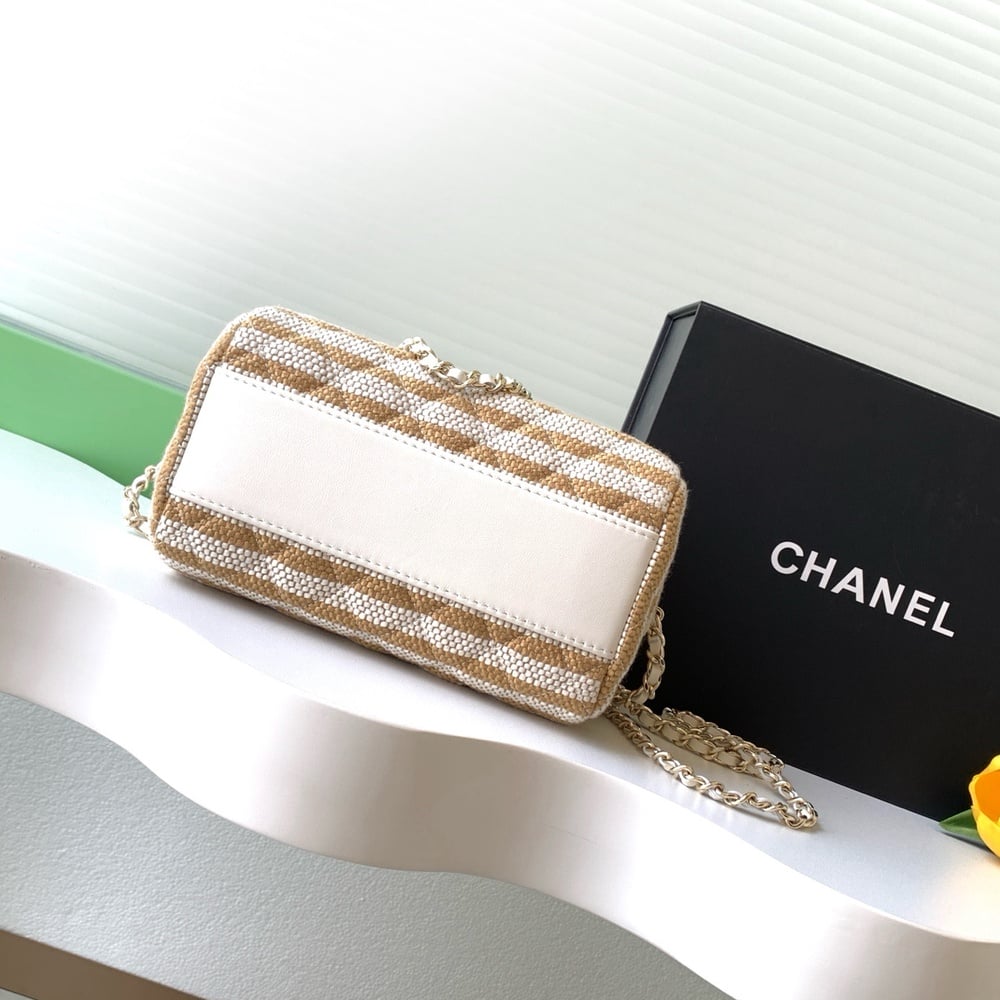 Ch**el Clutch with Chain(HIGH-END GRADE)