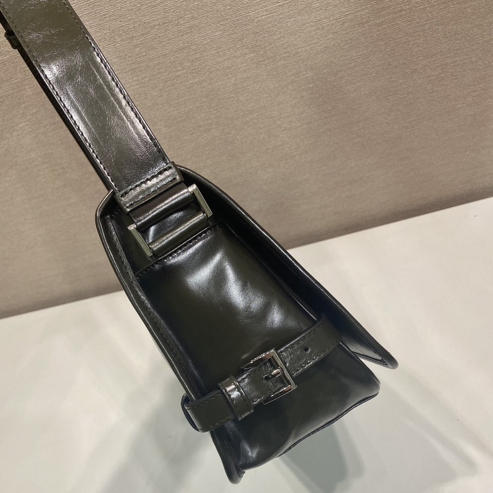 Pra*a Antiqued leather shoulder bag(HIGH-END GRADE)