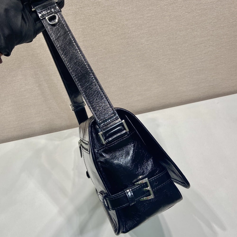 Pra*a Leather shoulder bag(HIGH-END GRADE)