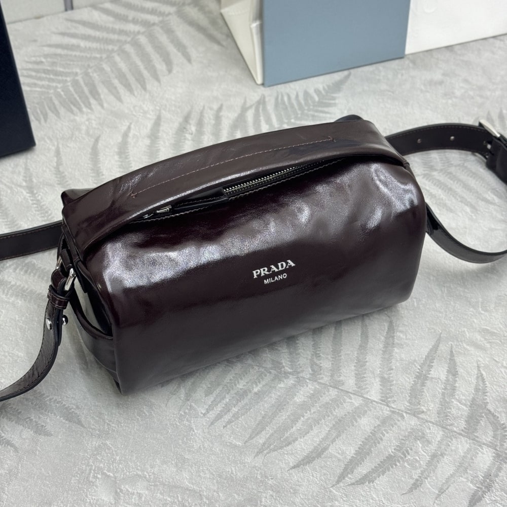 Pra*a Leather shoulder bag(HIGH-END GRADE)